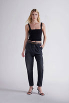 CALÇA PLEASE CROPPED MOM FIT C/CINTO - Carla Valente