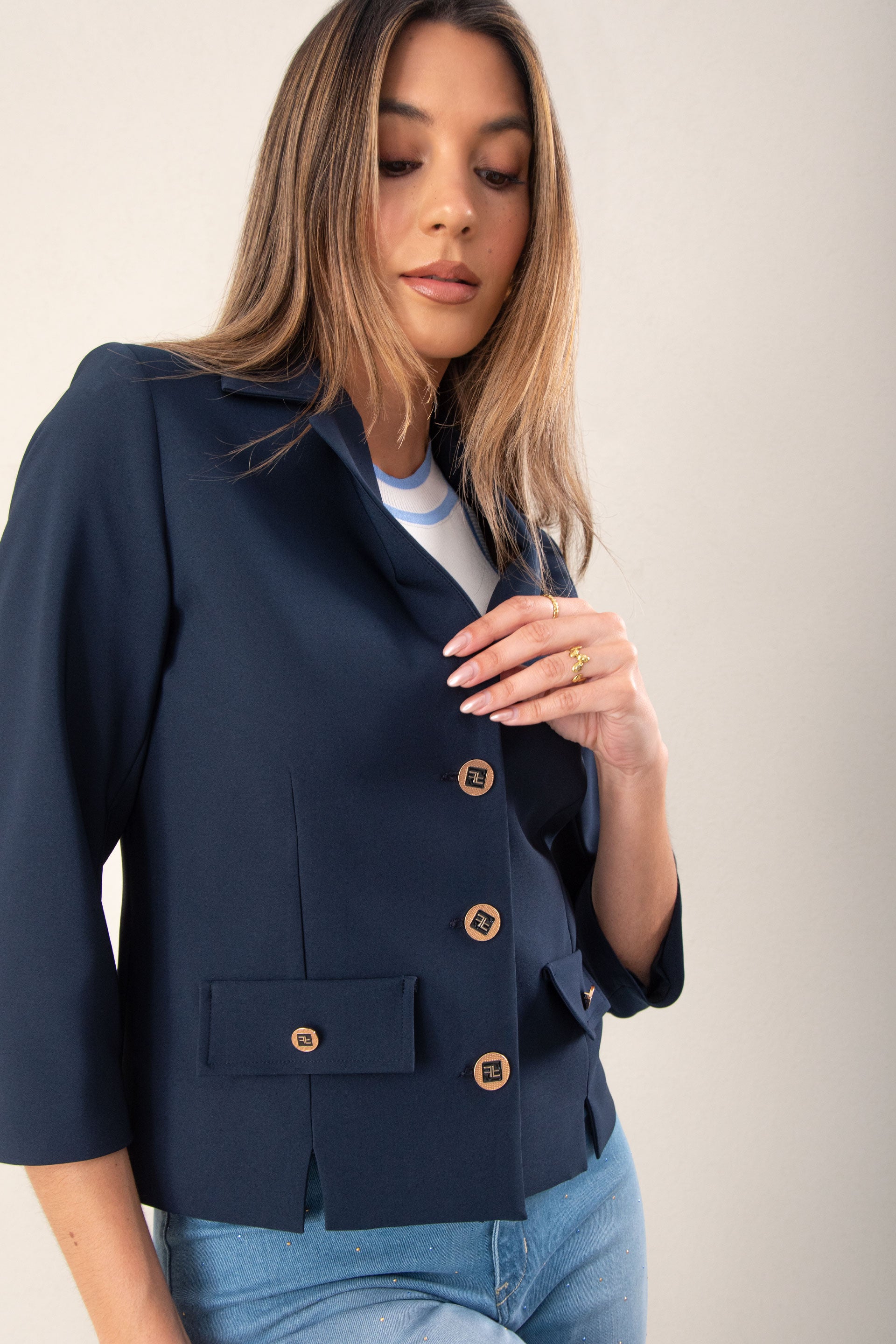 BLAZER FERRACHE CLÁSSICO CURTO COM COLARINHO - Carla Valente