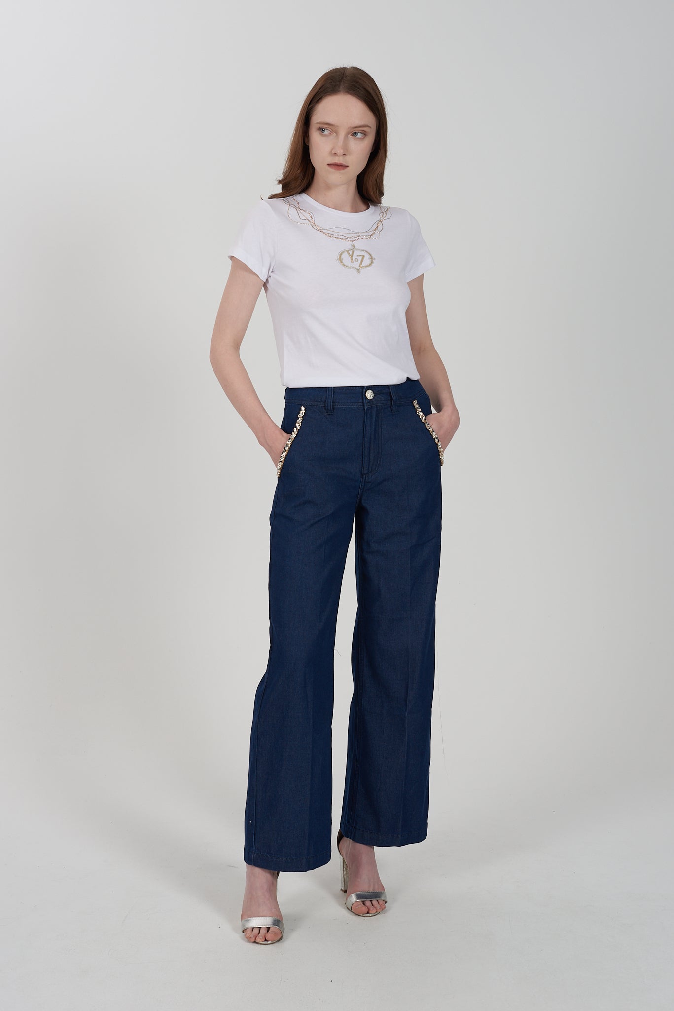 T-SHIRT YES ZEE GOLA REDONDA COLAR - Carla Valente