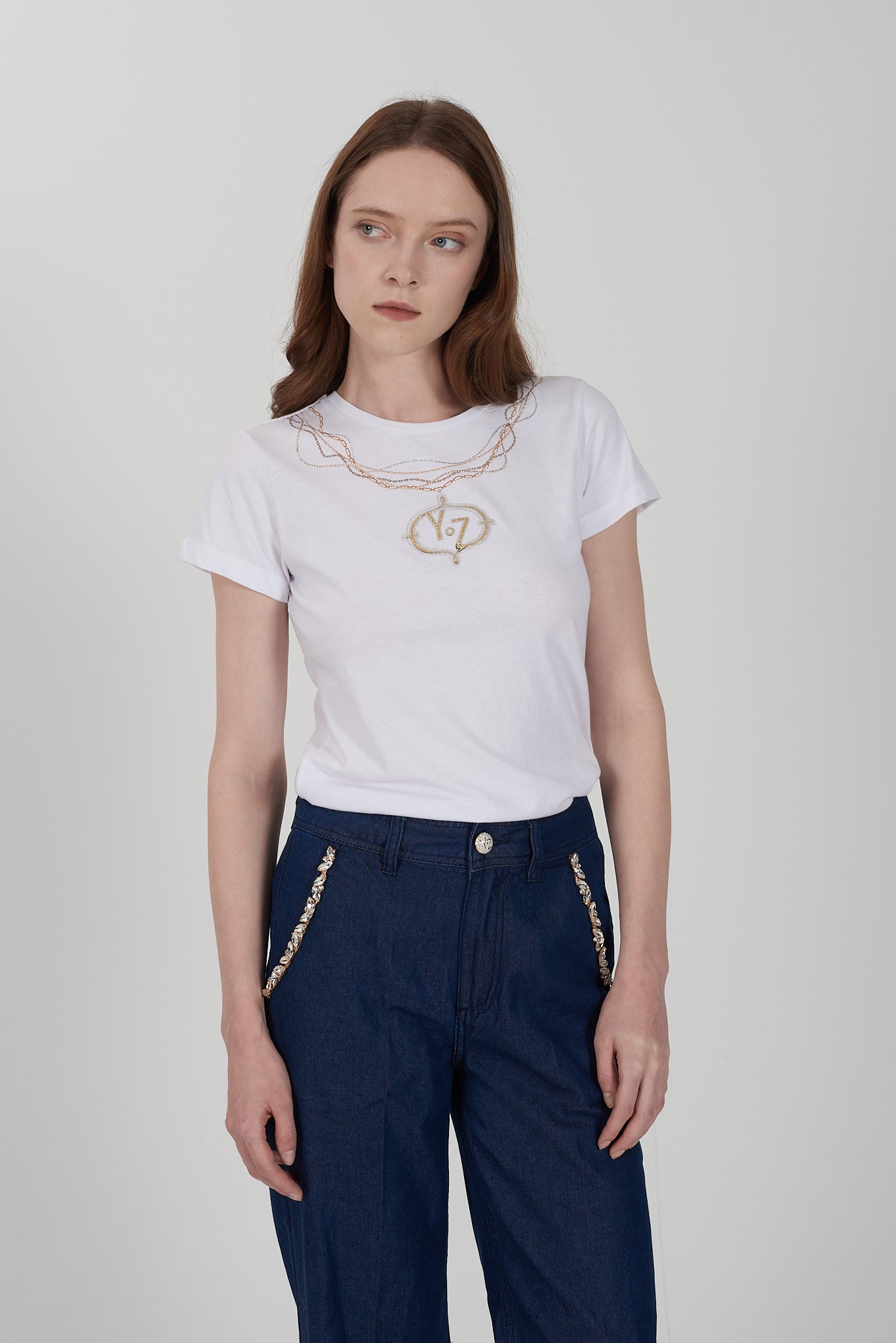 T-SHIRT YES ZEE GOLA REDONDA COLAR - Carla Valente