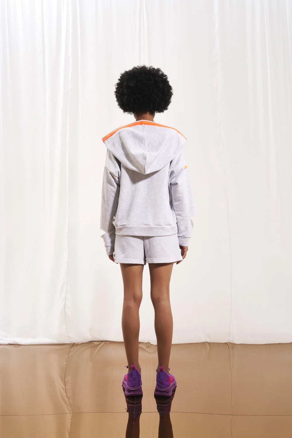 SWEATER VDR FELPA DEC V COM CARAPUÇO CORDÃO LARANJA FUCSIA - Carla Valente