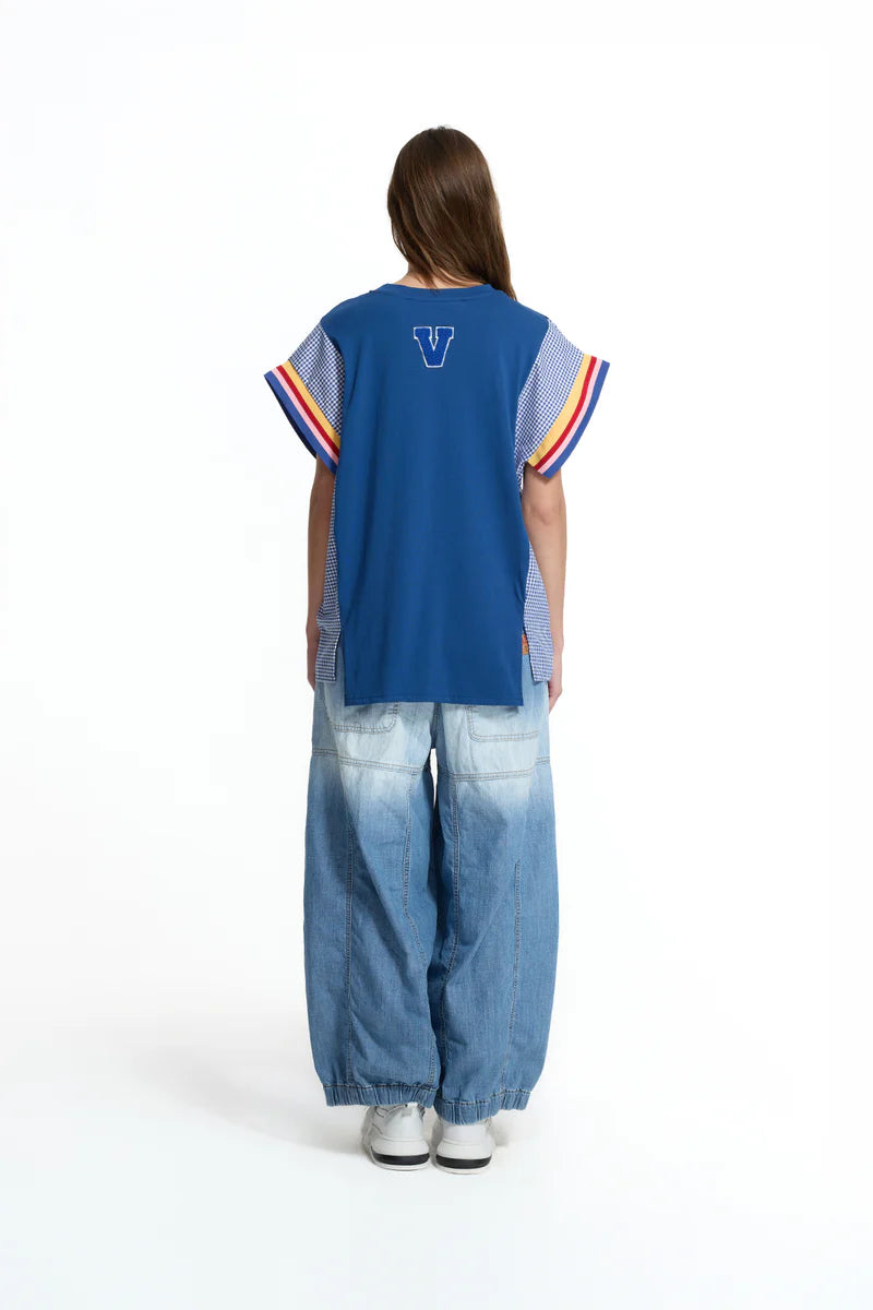 T-SHIRT VDR OVERSIZE COM ESTAMPA FRONTAL WHO´S GONNA STOP ME - Carla Valente