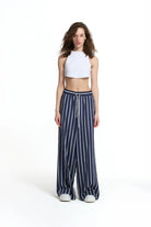 CALÇAS VDR WIDE LEG RISCAS CINTA COM ELÁSTICO COM CORDÃO - Carla Valente