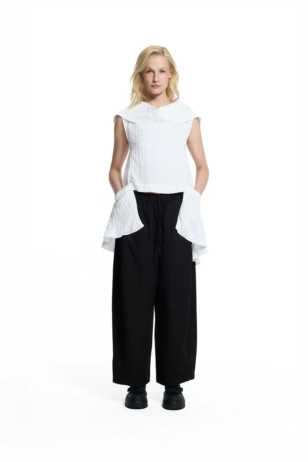 BLUSA VDR ASSIMÉTRICA COM TEXTURA ENRUGA - Carla Valente