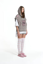 SWEATSHIR VDR SEM MANGAS COM CAPUZ E PATCHWORK - Carla Valente
