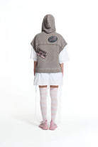 SWEATSHIR VDR SEM MANGAS COM CAPUZ E PATCHWORK - Carla Valente