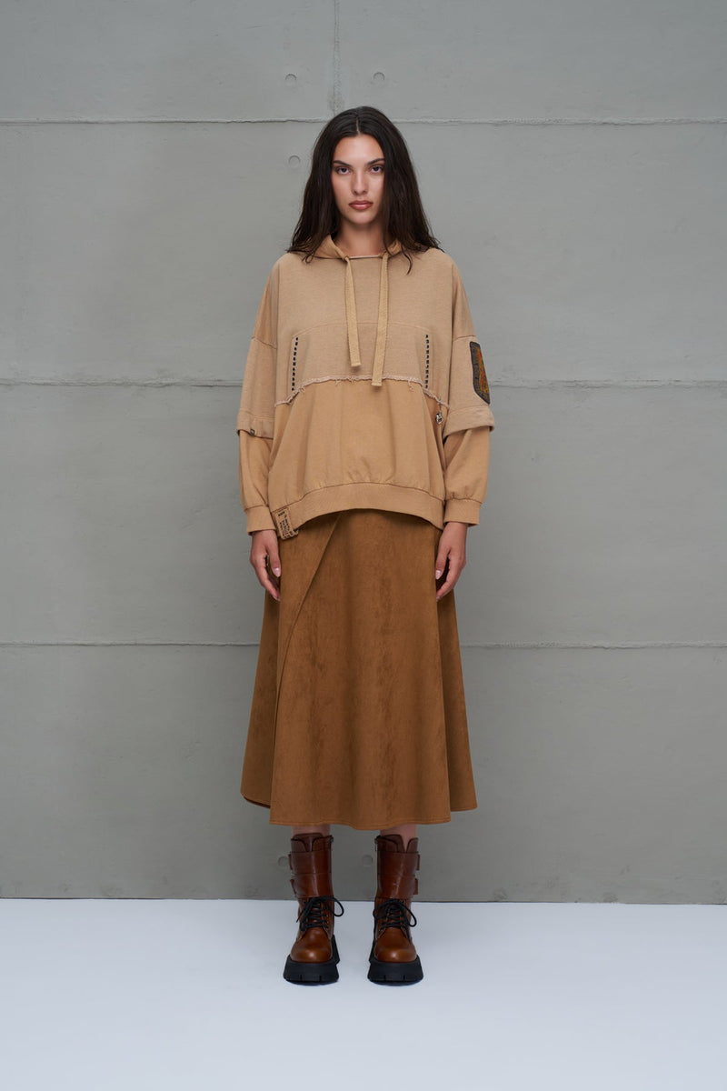 SWEATSHIRT VDR OVERSIZE CAPUZ EMBLEMA - Carla Valente