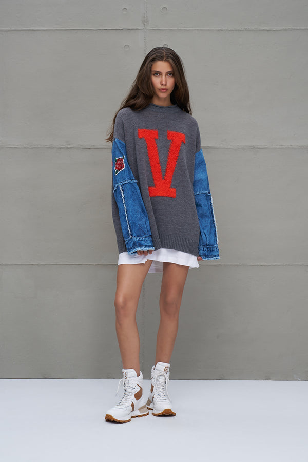 SWEATSHIRT VDR BORDADA V MANGAS GANGA - Carla Valente