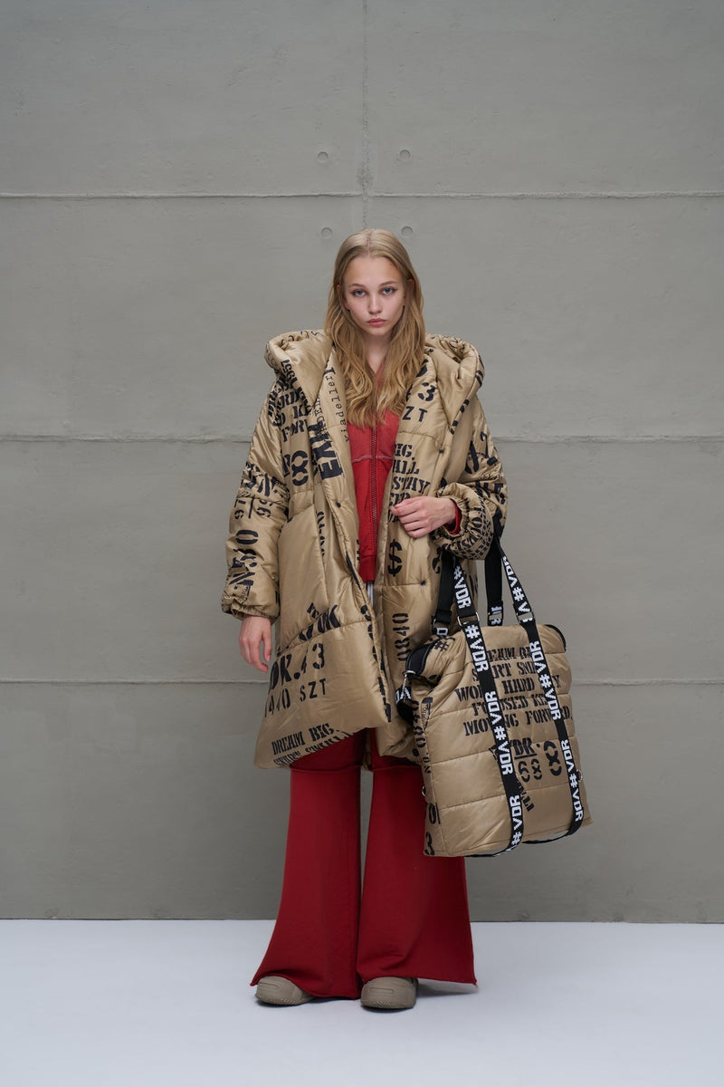 CASACO VDR LONGO OVERSIZE PADRÃO LETRAS - Carla Valente