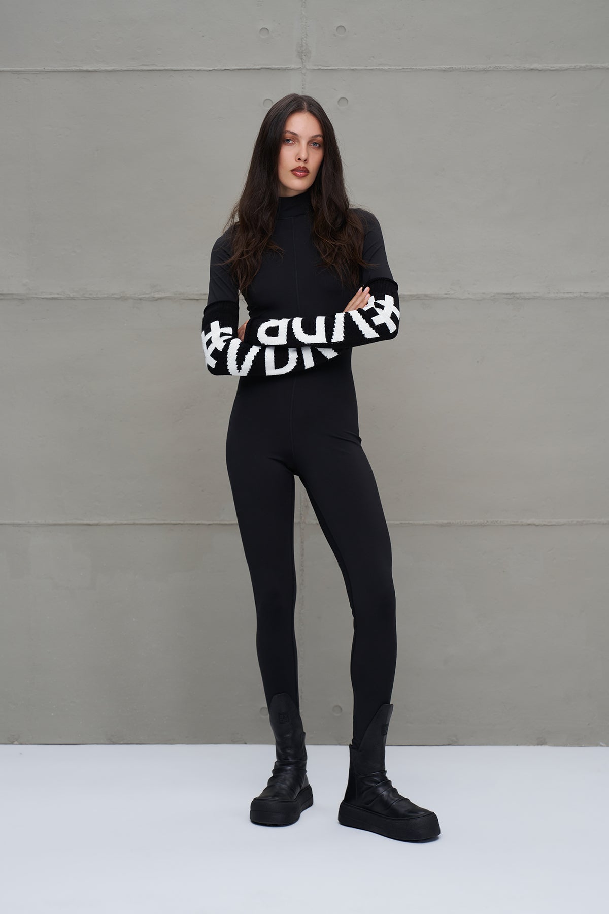 PERNEIRAS VDR BIG LETTER FW25 - Carla Valente