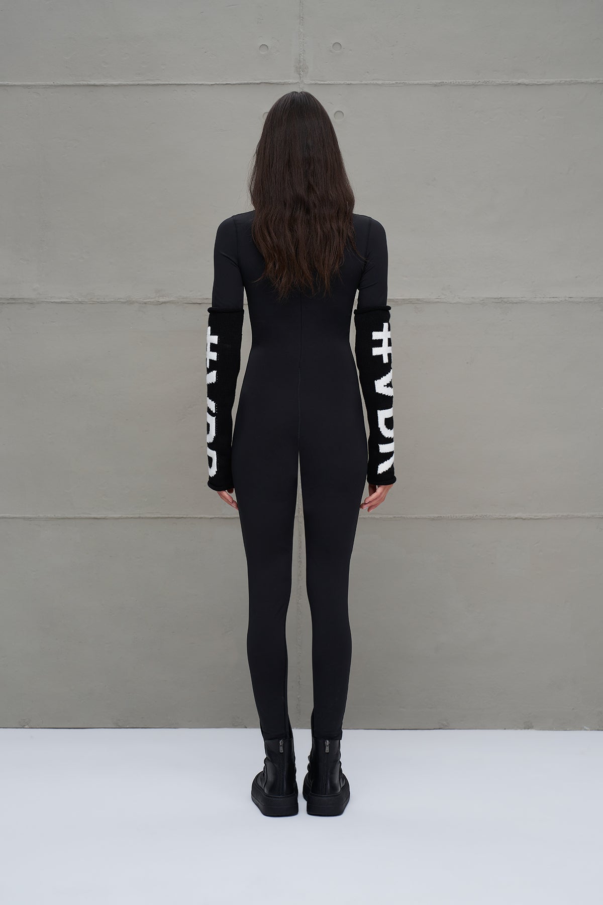 PERNEIRAS VDR BIG LETTER FW25 - Carla Valente