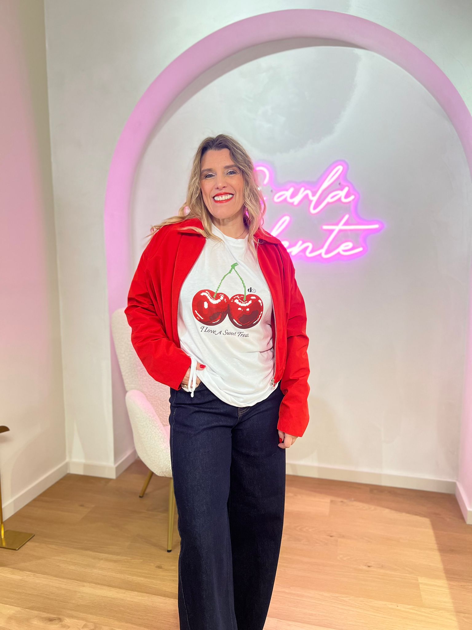 T-SHIRT DIXIE CEREJAS BAINHA REPUXADA - Carla Valente