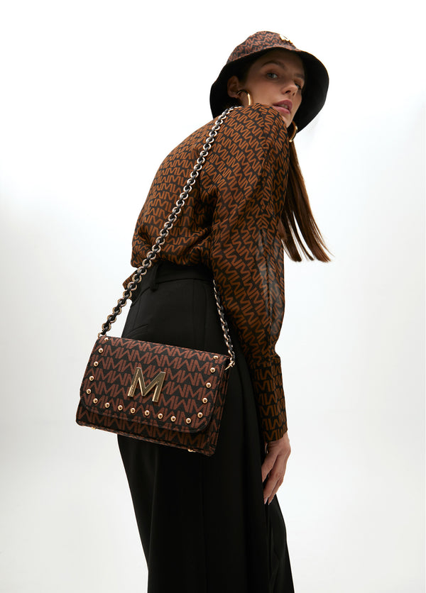 BOLSA MAITE TIRACOLO COM ABA JAQUARD MONOGRAMA - Carla Valente