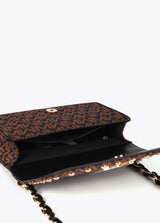 BOLSA MAITE TIRACOLO COM ABA JAQUARD MONOGRAMA - Carla Valente