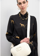 BANDOLERA LOLA CASADEMUNT PRESPONTADA COM MONOGRAMA - Carla Valente