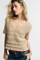 BLUSA PLEASE PERFURADA DECOTE EM V - Carla Valente