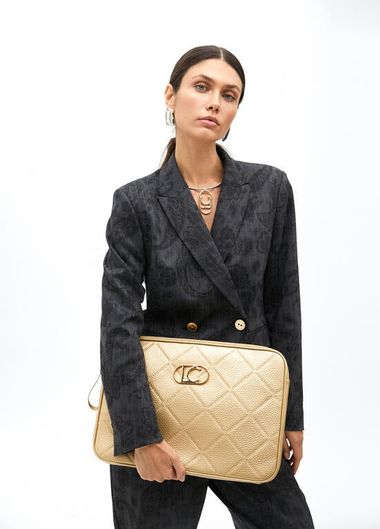 CAPA LOLA CASADMNT DE COMPUTADOR DIAMANTE MONOGRAMA - Carla Valente