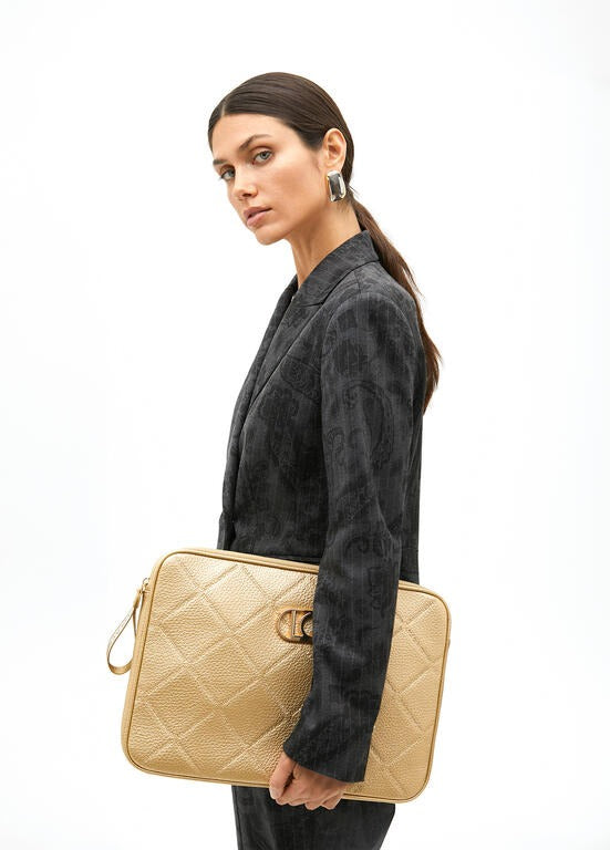 CAPA LOLA CASADMNT DE COMPUTADOR DIAMANTE MONOGRAMA - Carla Valente