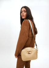 BANDOLERA LOLA CASADMNT CROSSBODY EFEITO COURO LOGO OVAL EM LOSANGO - Carla Valente