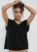 T-SHIRT LOLA CASADMNT S/MANGAS COM DETALHE OMBROS