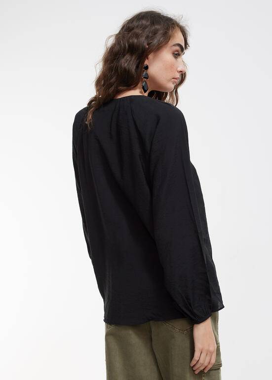 BLUSA LOLA CASADMNT C/MNGA BUFANTES COMS - Carla Valente