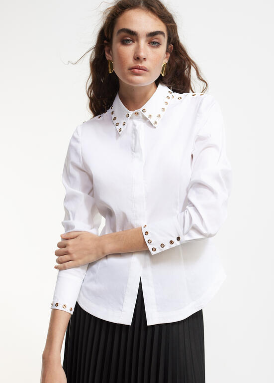 CAMISA LOLA CASADMNT JUSTA C/DETALHE DE TACHAS