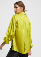 CAMISA LOLA CASADMNT C/LENÇO JACQUARD LOGO - Carla Valente