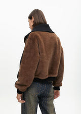 CASACO LOLA CASADMNT DE PELO CURTO COM DETALHES LETERAIS - Carla Valente