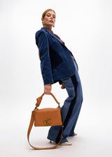 BOLSA LOLA CASADMNT CROSSBODY COM ABA E NÓ NA ALÇA - Carla Valente