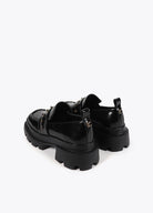 MOCASSIM LOLA CASADMNT BICO QUADRADO C/ DETALHES TACHAS - Carla Valente