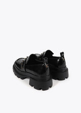 MOCASSIM LOLA CASADMNT BICO QUADRADO C/ DETALHES TACHAS - Carla Valente