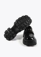 MOCASSIM LOLA CASADMNT BICO QUADRADO C/ DETALHES TACHAS - Carla Valente