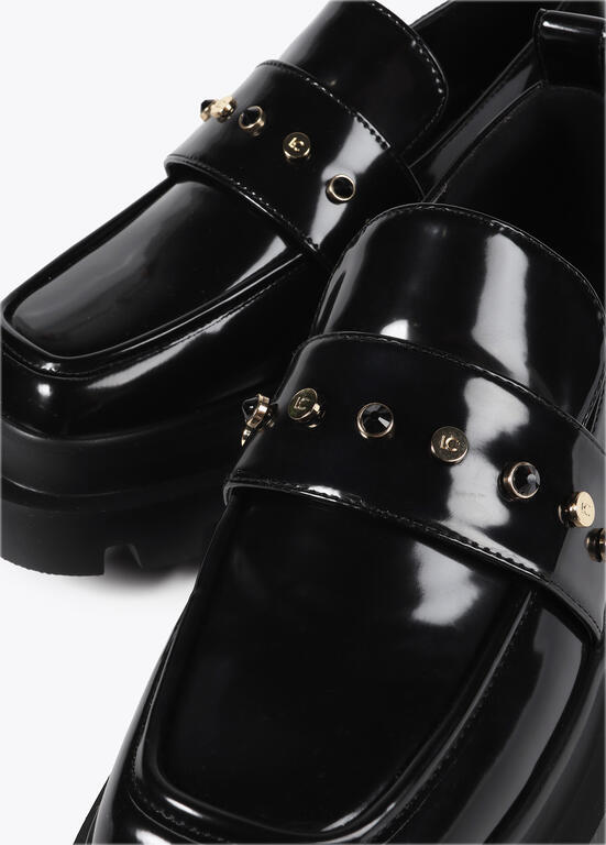 MOCASSIM LOLA CASADMNT BICO QUADRADO C/ DETALHES TACHAS - Carla Valente