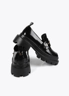 MOCASSIM LOLA CASADMNT BICO QUADRADO C/ DETALHES TACHAS - Carla Valente