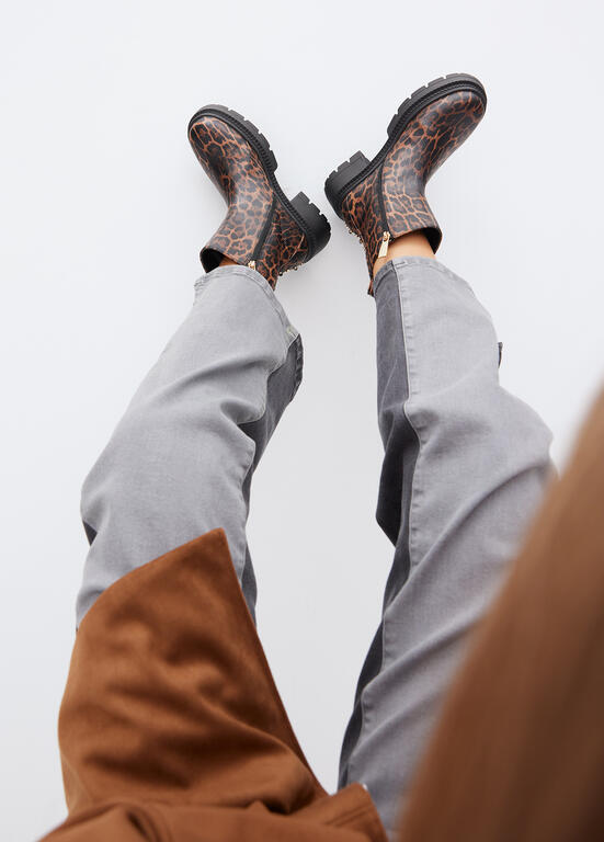 BOTA LOLA CASADMNT SOLA GROSSA ANML PRNT - Carla Valente