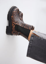 BOTA LOLA CASADMNT SOLA GROSSA ANML PRNT - Carla Valente