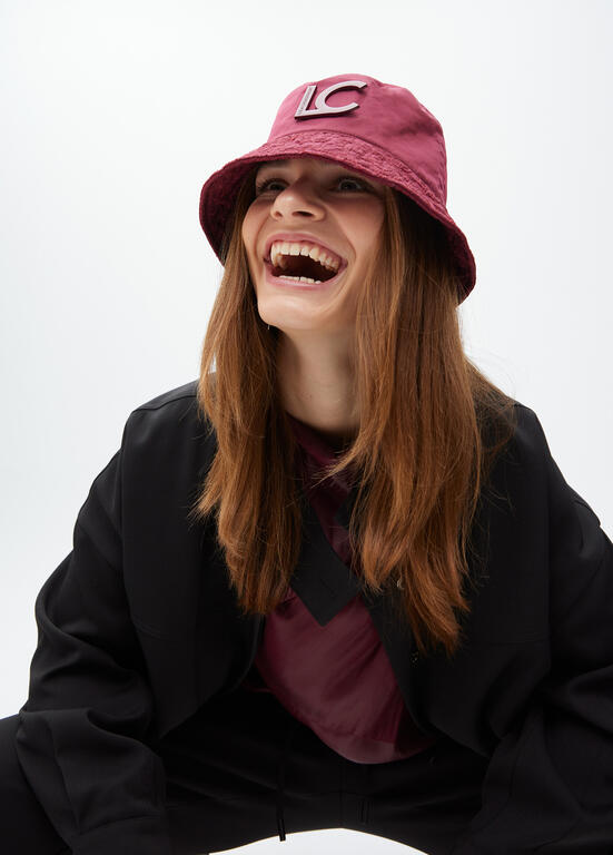 CHAPÉU LOLA CASADMNT BUCKET LOGOMANIA - Carla Valente