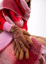 LUVA LOLA CASADMNT COM PULSEIRA LOGOTIPO OVAL - Carla Valente