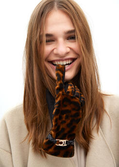 LUVA LOLA CASADMNT COM PULSEIRA LOGOTIPO OVAL - Carla Valente