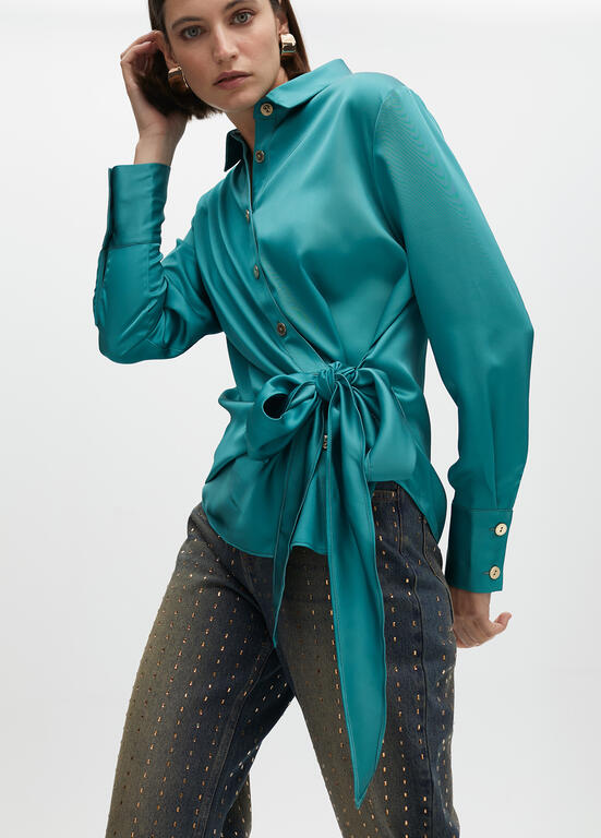 CAMISA LOLA CASADMNT  COM DETALHE DE NÓ BAIXO - Carla Valente