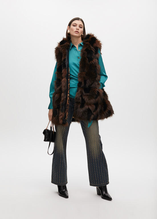 CAMISA LOLA CASADMNT  COM DETALHE DE NÓ BAIXO - Carla Valente