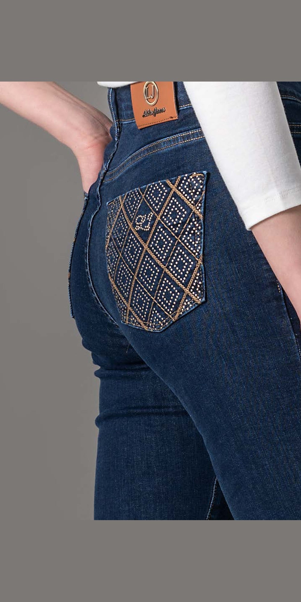 Calça LiberJeans Grace Denim com brilhantes - detalhe do bolso