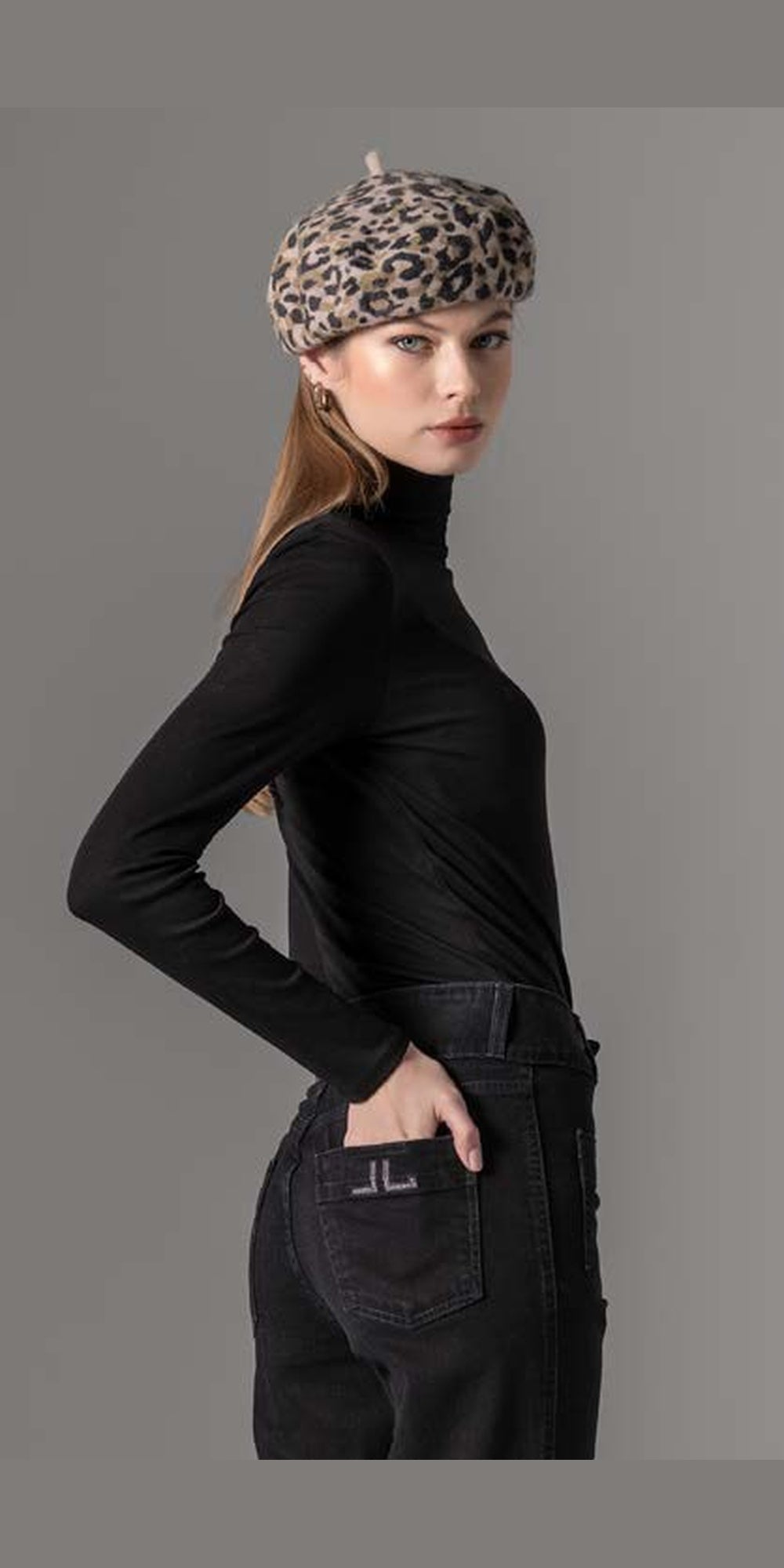 Pantalona LiberJeans Vickye com brilhantes - detalhe traseiro