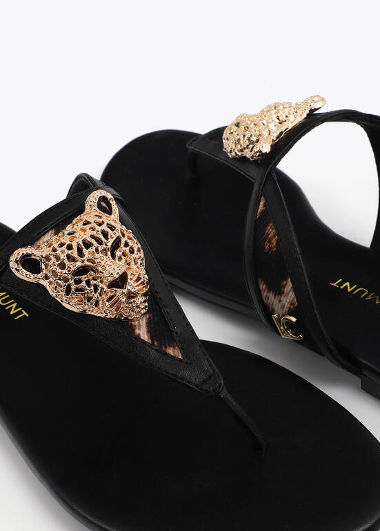 SANDÁLIA LOLA CASADMNT RASA ANIMAL PRINT E APLIQUE METAL - Carla Valente