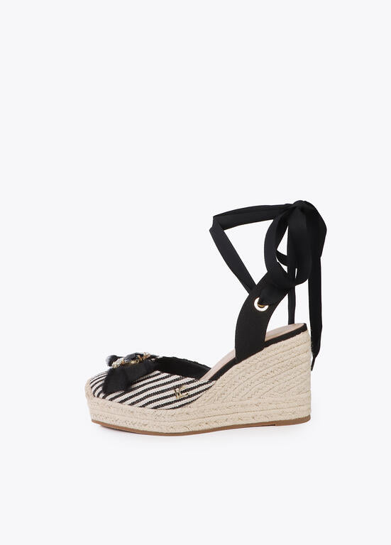 SAPATO LOLA CASADMNT CUNHA TECIDO LONA RISCA COM LAÇO - Carla Valente