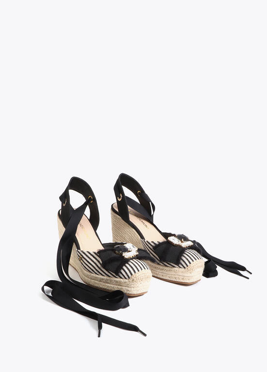SAPATO LOLA CASADMNT CUNHA TECIDO LONA RISCA COM LAÇO - Carla Valente