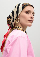 LENÇO LOLA CASADMNT ACETINADO RISCAS E LEOPARDOS - Carla Valente