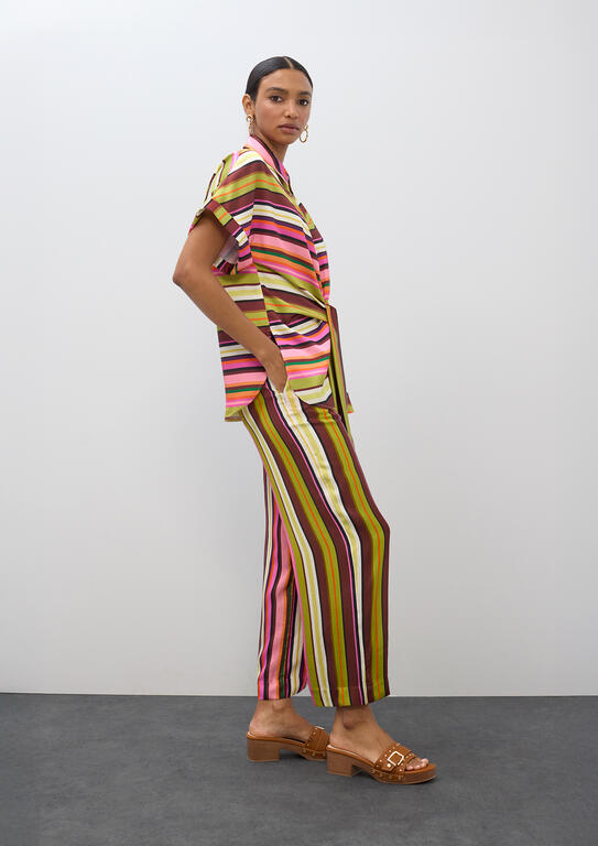 CULOTE LOLA CASADMNT ACETINADO COM ESTAMPADO DE RISCAS MULTI - Carla Valente