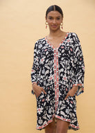 VESTIDO LOLA CASADEMUNT CURTO ESTAMPADO ÉTNICO - Carla Valente