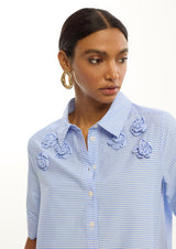 VESTIDO LOLA CASADMNT CURTO POPELIN RISCAS FLORES - Carla Valente